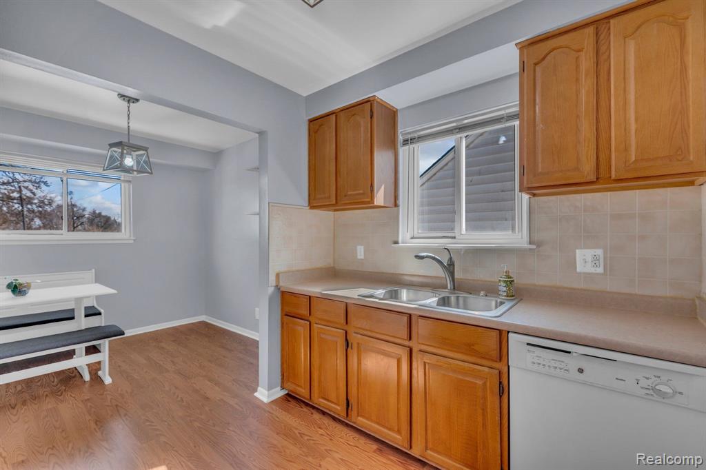 425 CLEVELAND Avenue, Lincoln Park, MI 48146 — Photo 8