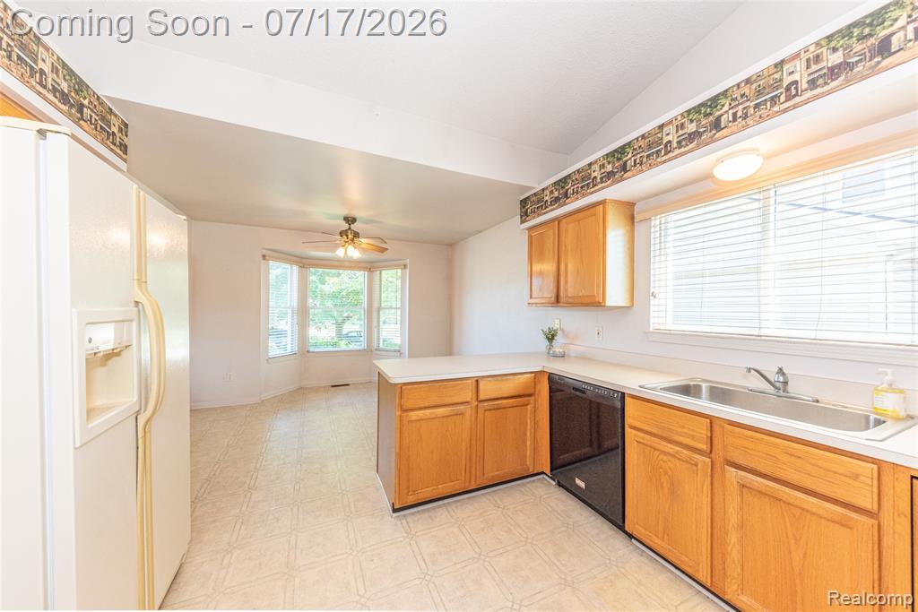 993 W Rose Avenue, Garden City, MI — Photo 13