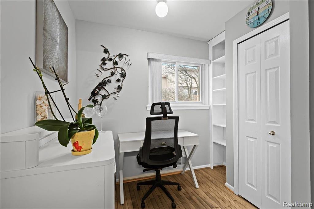 7928 MEADOW Drive, Waterford, MI 48329 — Photo 13