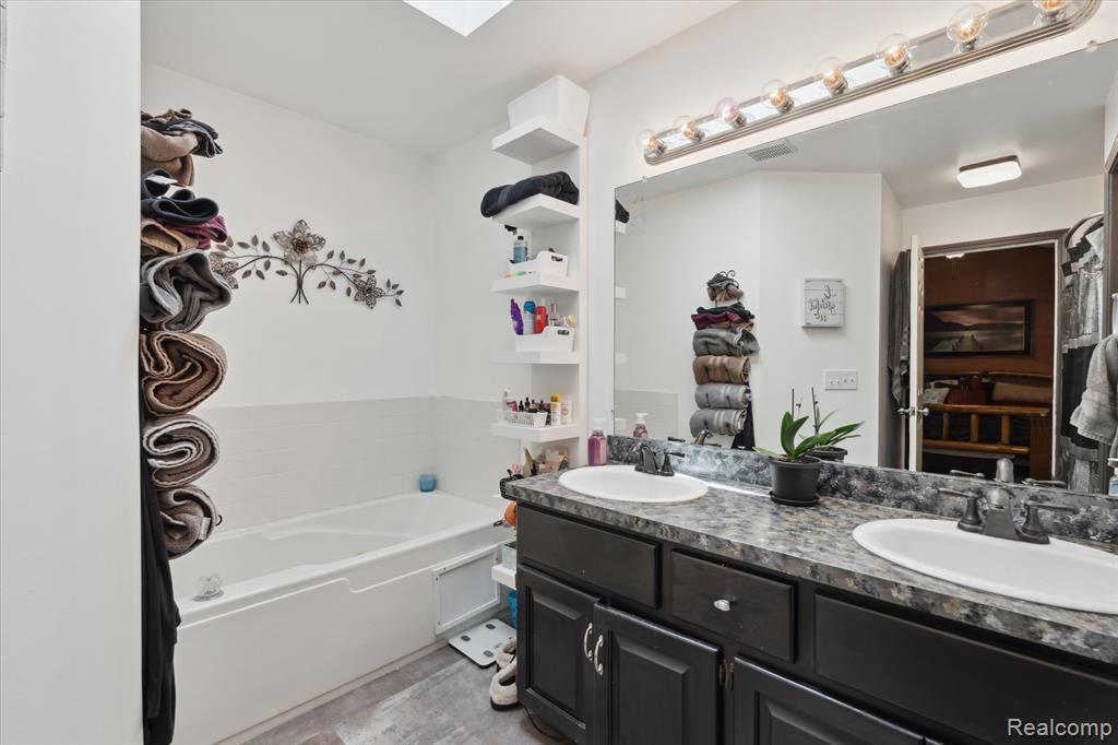 575 Thornehill Trail, Oxford, MI 48371 — Photo 28