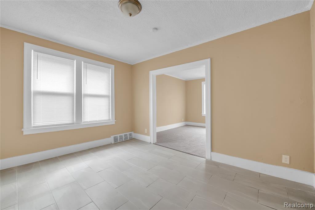 5044 Fairview Street, Detroit, MI 48213 — Photo 19
