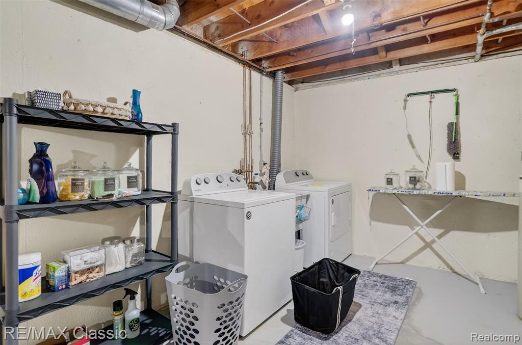9 Willow Way, Waterford, MI 48328 — Photo 18