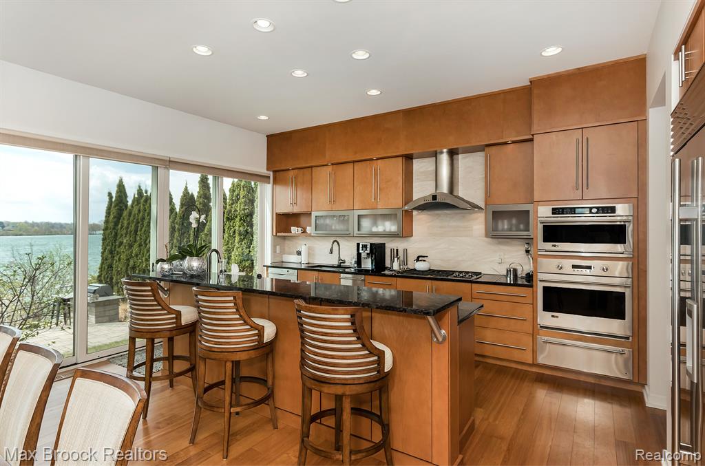 5681 SHORE Drive, Orchard Lake Village, MI 48324 — Photo 14