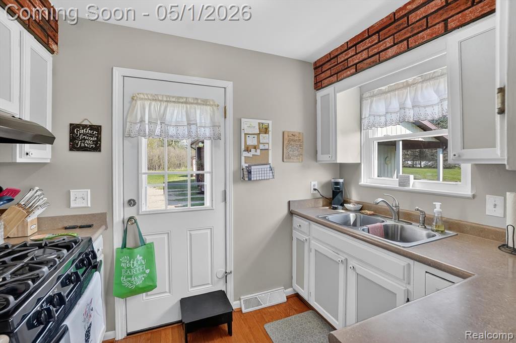 11020 Henderson Road, Otisville, MI 48463 — Photo 12
