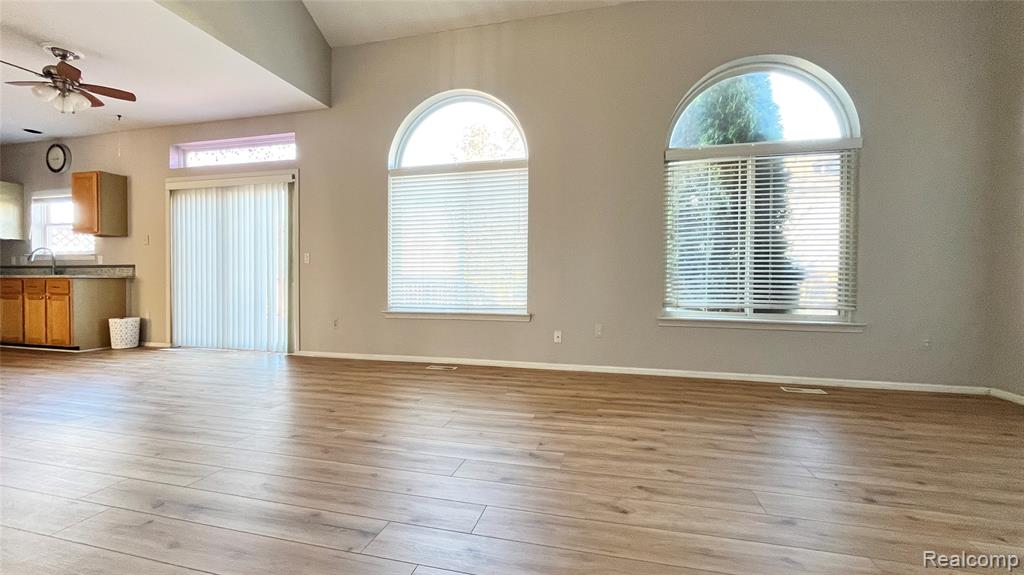 4797 CARRINGTON Drive, Rochester Hills, MI 48306 — Photo 13