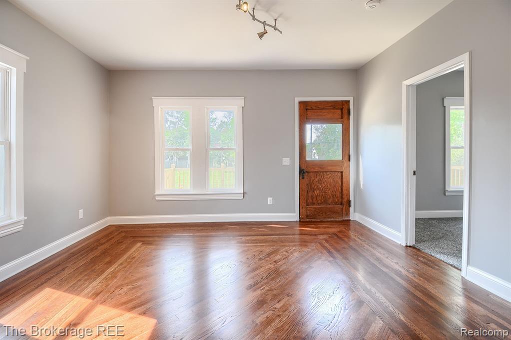 11 1ST Street, Oxford, MI 48371 — Photo 10