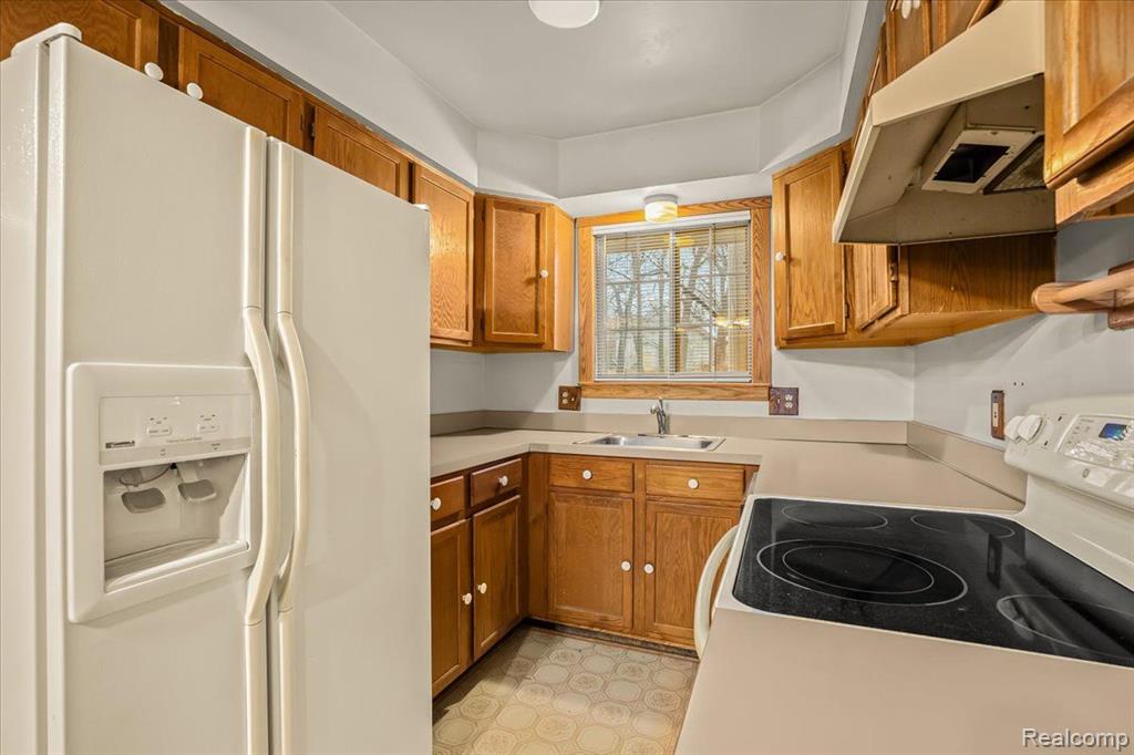 23404 MIDDLEBELT Road, Farmington Hills, MI 48336 — Photo 17