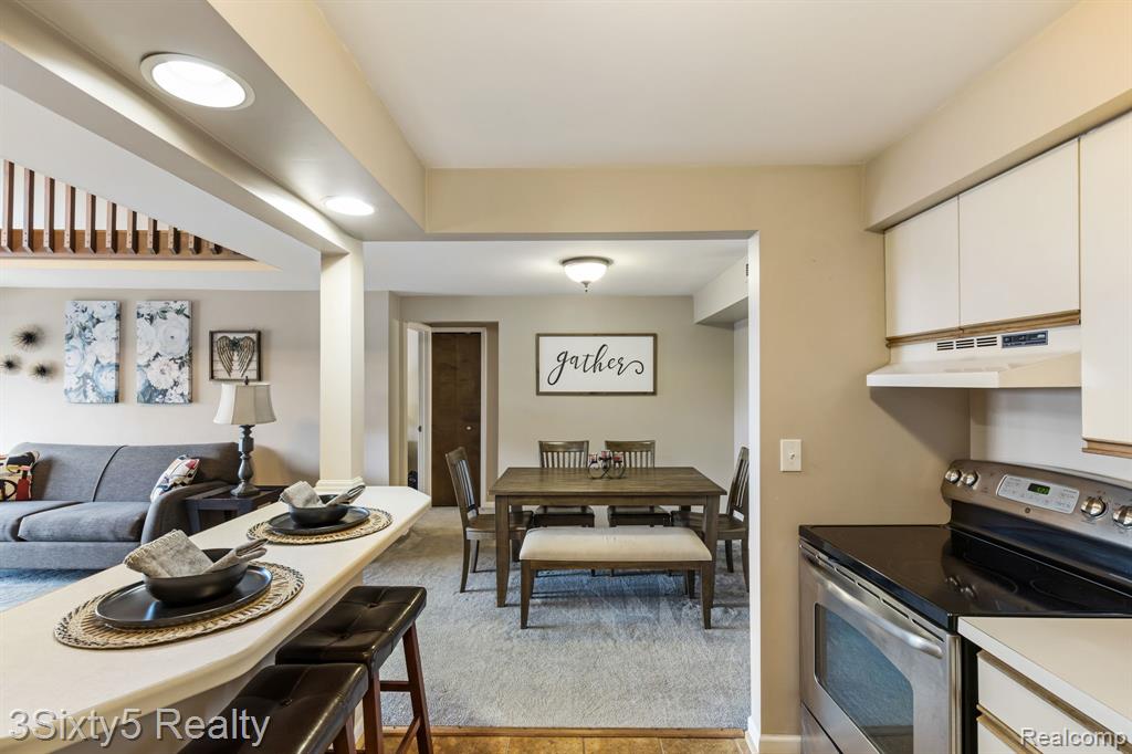 2465 RIVERSIDE Drive, 312, Trenton, MI 48183 — Photo 12