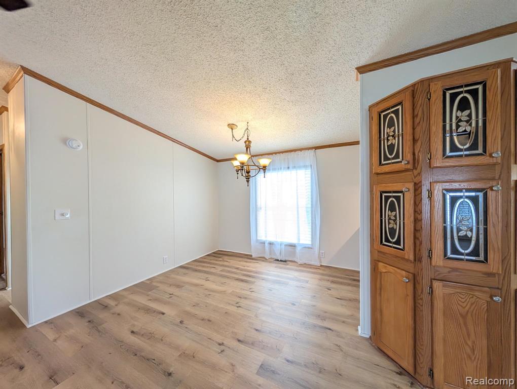 72 Ashley Circle, Swartz Creek, MI 48473 — Photo 8