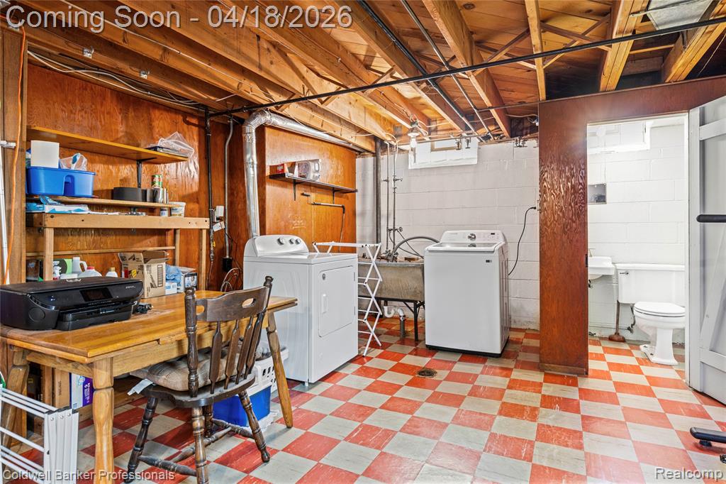 1544 Dorthen Avenue, Grosse Pointe Woods, MI 48236 — Photo 46