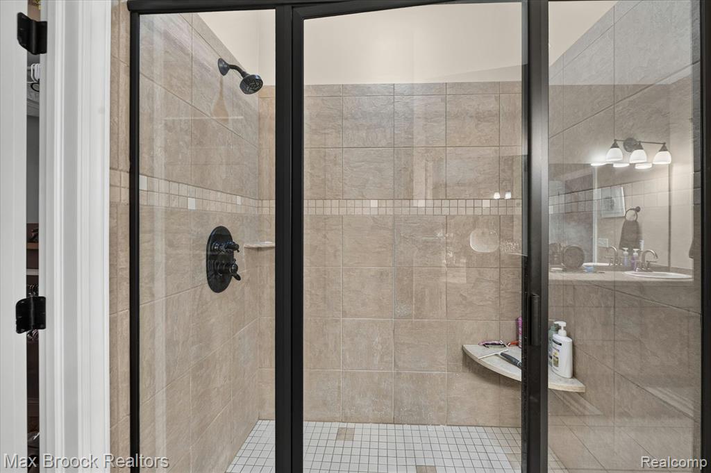 13141 Harbor Landings Drive, 76, Fenton, MI 48430 — Photo 26
