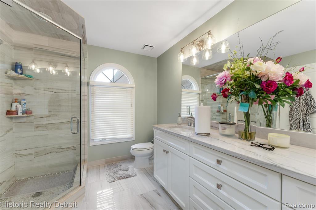 5695 N Branford Drive N, West Bloomfield, MI — Photo 49
