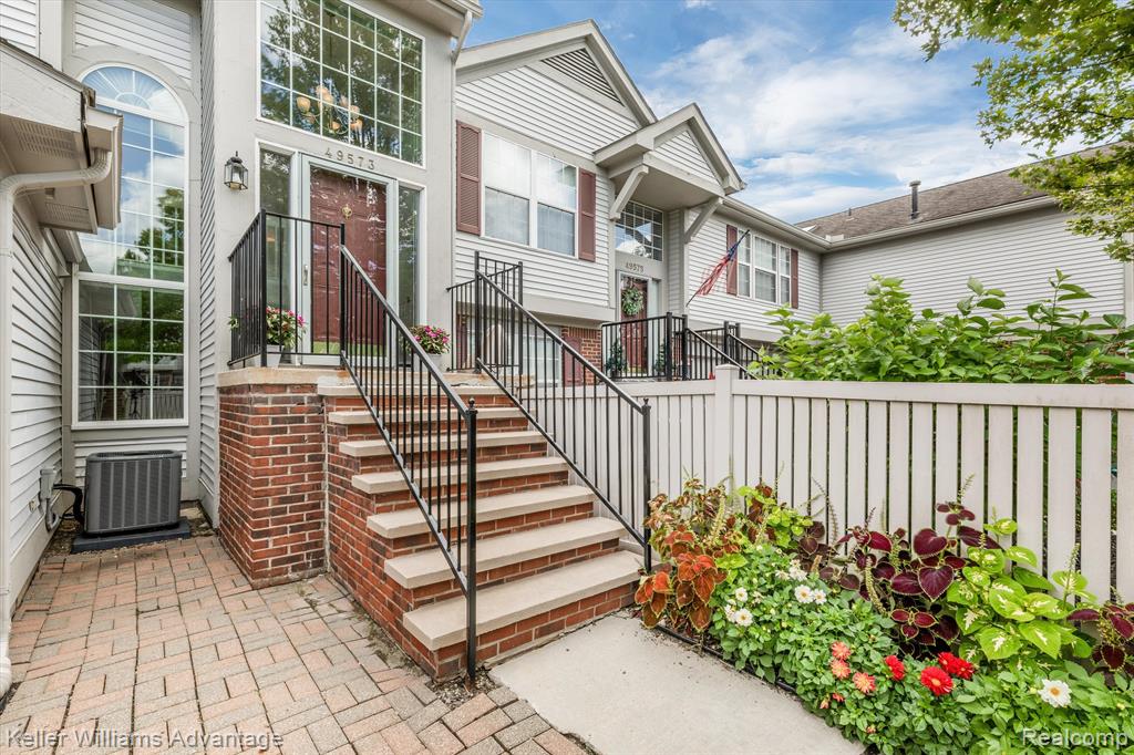 49573 DONOVAN Boulevard, Plymouth, MI 48170 — Photo 4