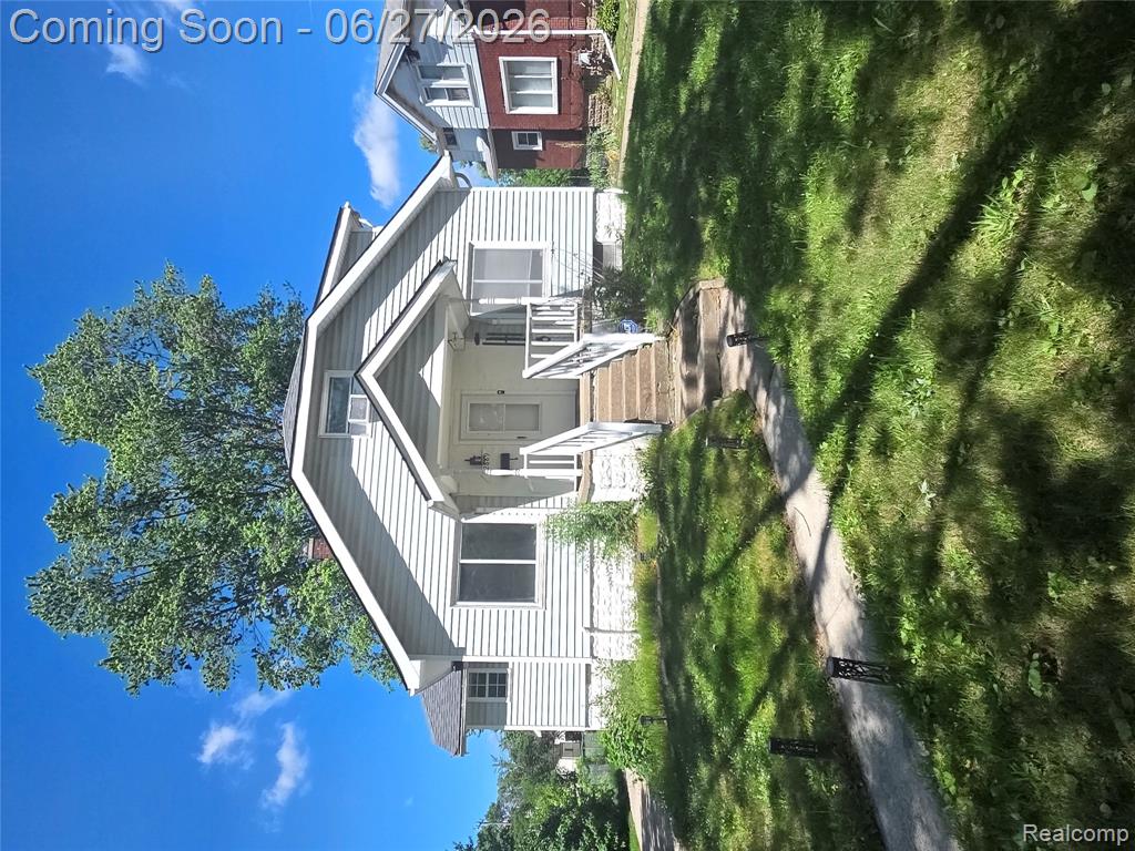 22889 Oakwood Avenue, Eastpointe, MI 48021