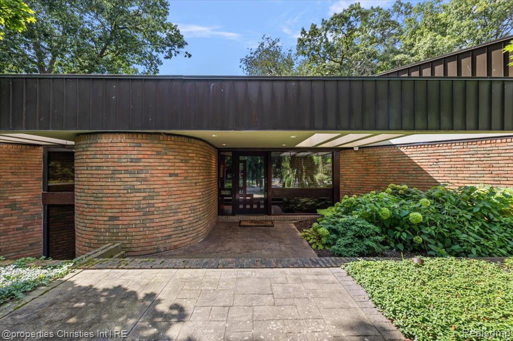 4647 Private Lake Drive, Bloomfield Hills, MI 48301 — Photo 5