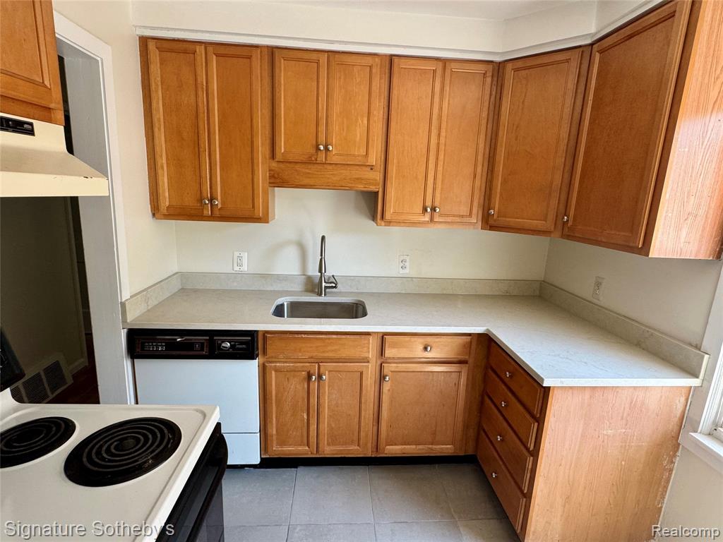 911 S Wilson Avenue, Royal Oak, MI 48067 — Photo 7