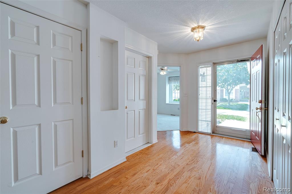 37306 Amhurst Drive, Westland, MI — Photo 4