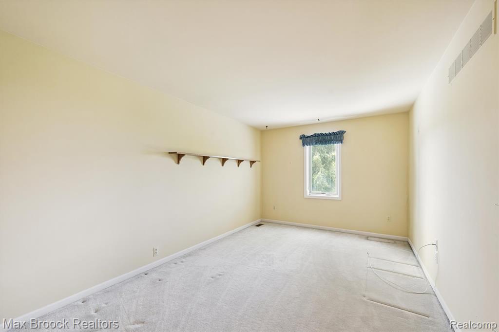 8936 Salem Farms Drive, South Lyon, MI 48178 — Photo 59