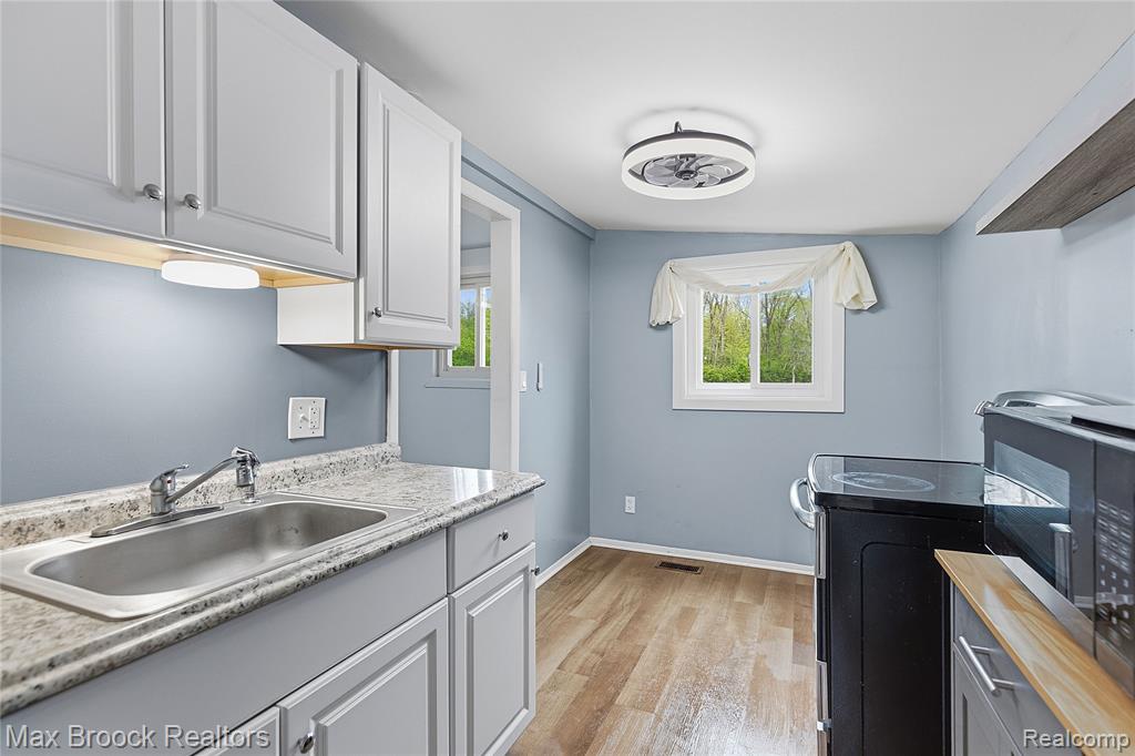 1392 Maple Grove Road, Lapeer, MI 48446 — Photo 36