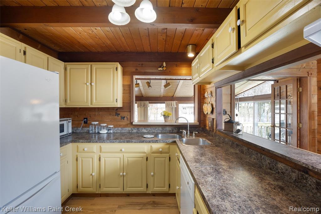 7358 Porter Road, Grand Blanc, MI 48439 — Photo 13