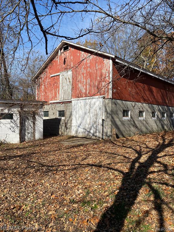 1215 S Bull Run Road, Fowlerville, MI 48836 — Photo 72