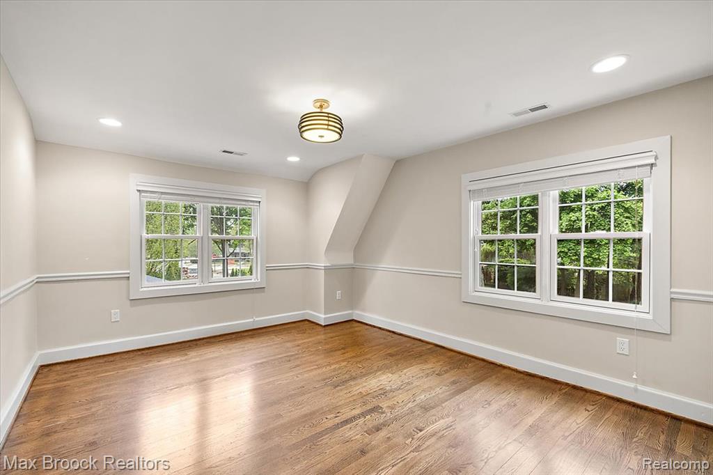 972 Oxford Street, Birmingham, MI 48009 — Photo 48