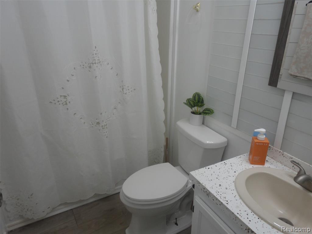 141 Concord, Adrian, MI 49221 — Photo 14