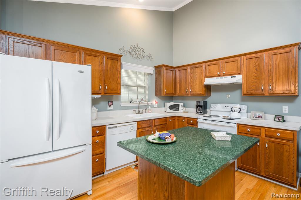 850 CALPERNIA, Wixom, MI 48393 — Photo 13