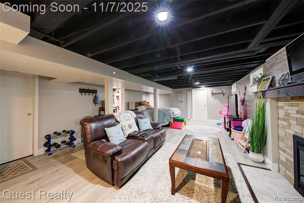 9013 Oporto Street, Livonia, MI 48150 — Photo 24