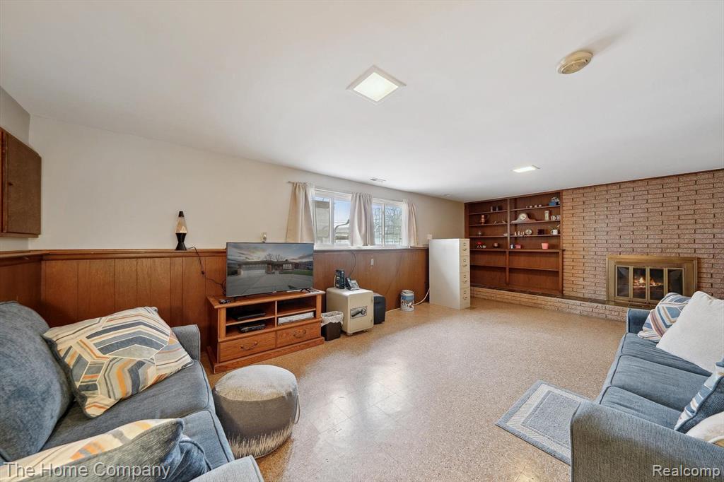 4473 Parkside Boulevard, Allen Park, MI 48101 — Photo 34
