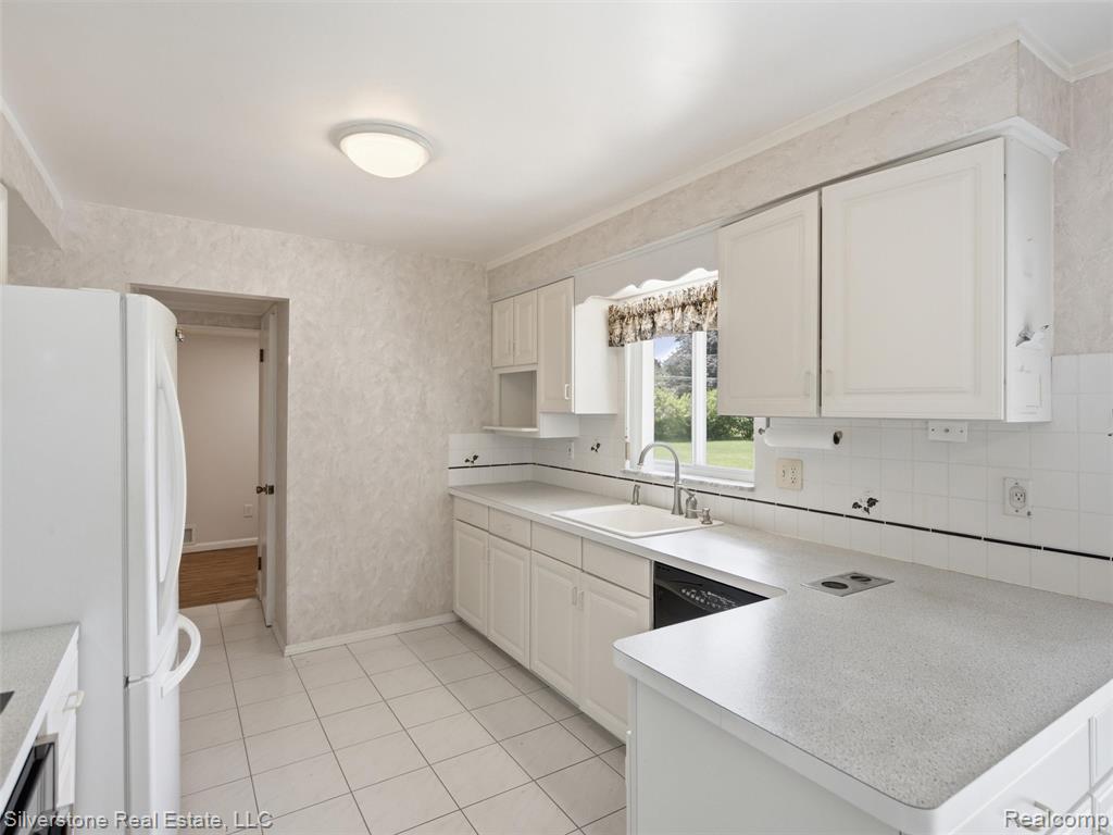 50628 Linda Lane, Utica, MI 48317 — Photo 10