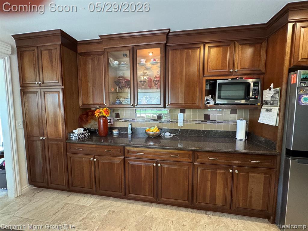 18769 Walmer Lane, Beverly Hills, MI 48025 — Photo 18