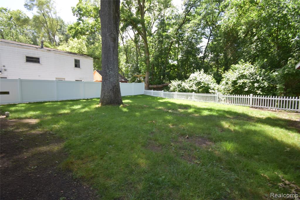 9663 Winston Road, Pinckney, MI 48169 — Photo 19