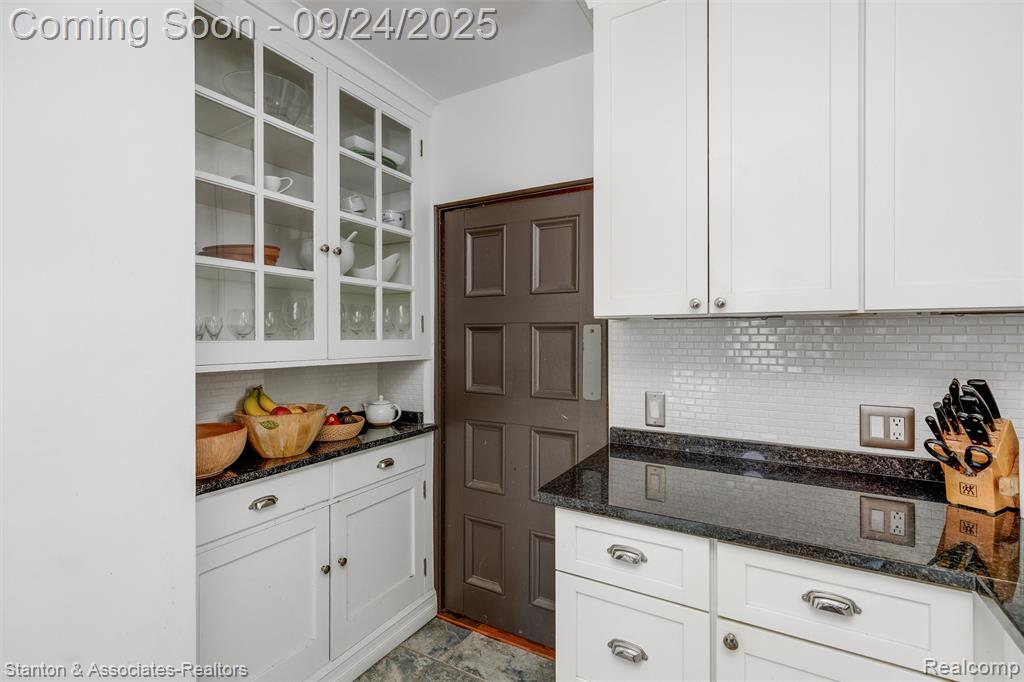 636 Waddington Street, Bloomfield Hills, MI 48301 — Photo 16