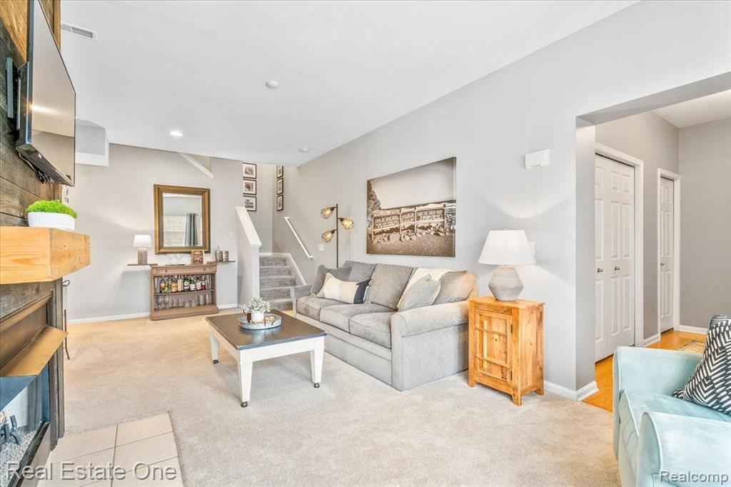 39492 ROCKCREST Lane, Northville, MI 48168 — Photo 16