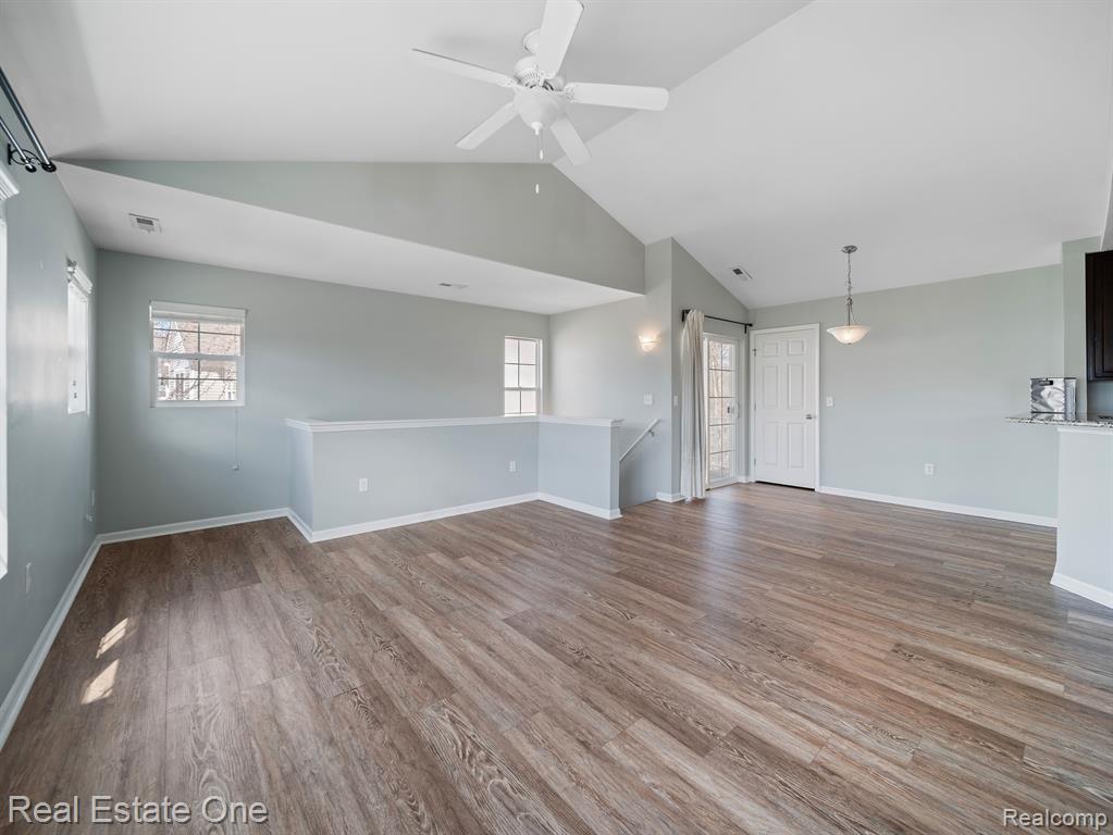 546 FIELDSTONE Circle N, Chelsea, MI 48118 — Photo 5