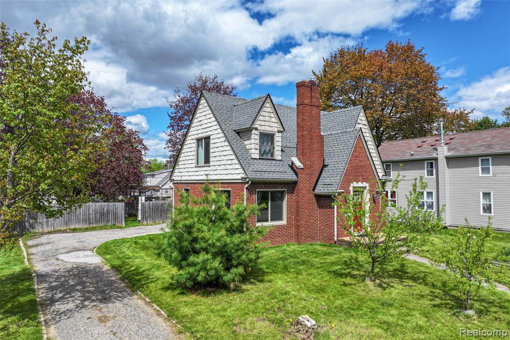 317 E Grand River Avenue, Fowlerville, MI 48836 — Photo 21