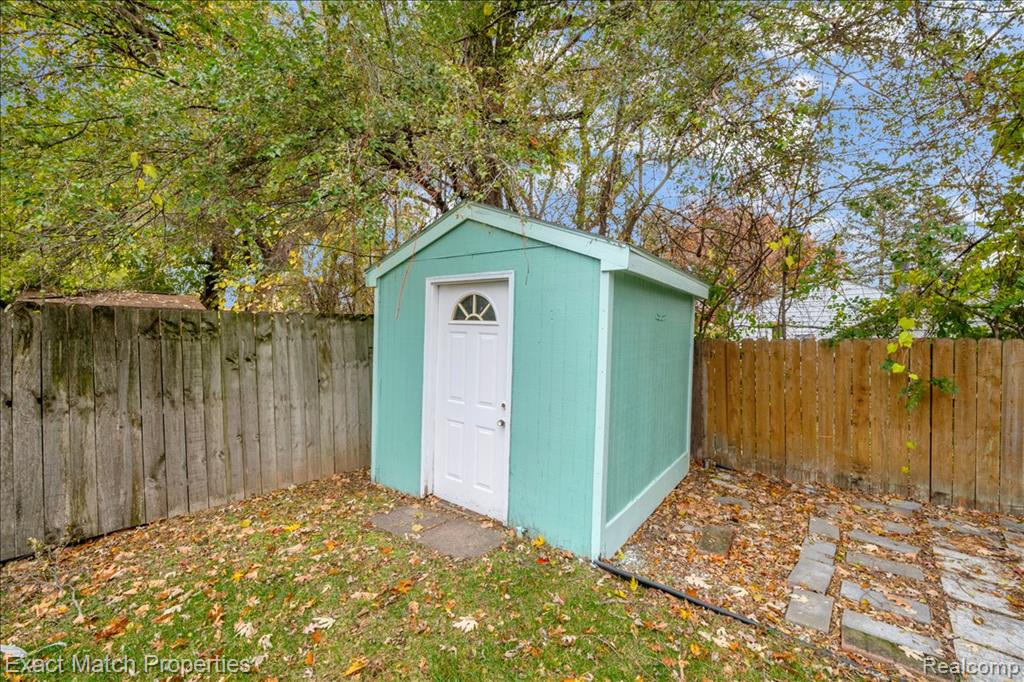 100 Danforth Street, White Lake, MI — Photo 31