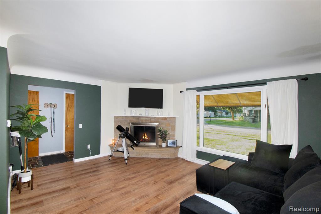 437 E Main Street, Vernon, MI 48476 — Photo 6