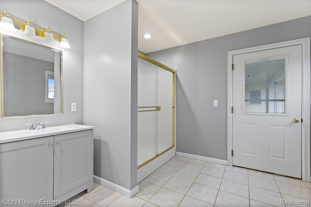 5580 HEGEL Road, Goodrich Vlg, MI — Photo 27