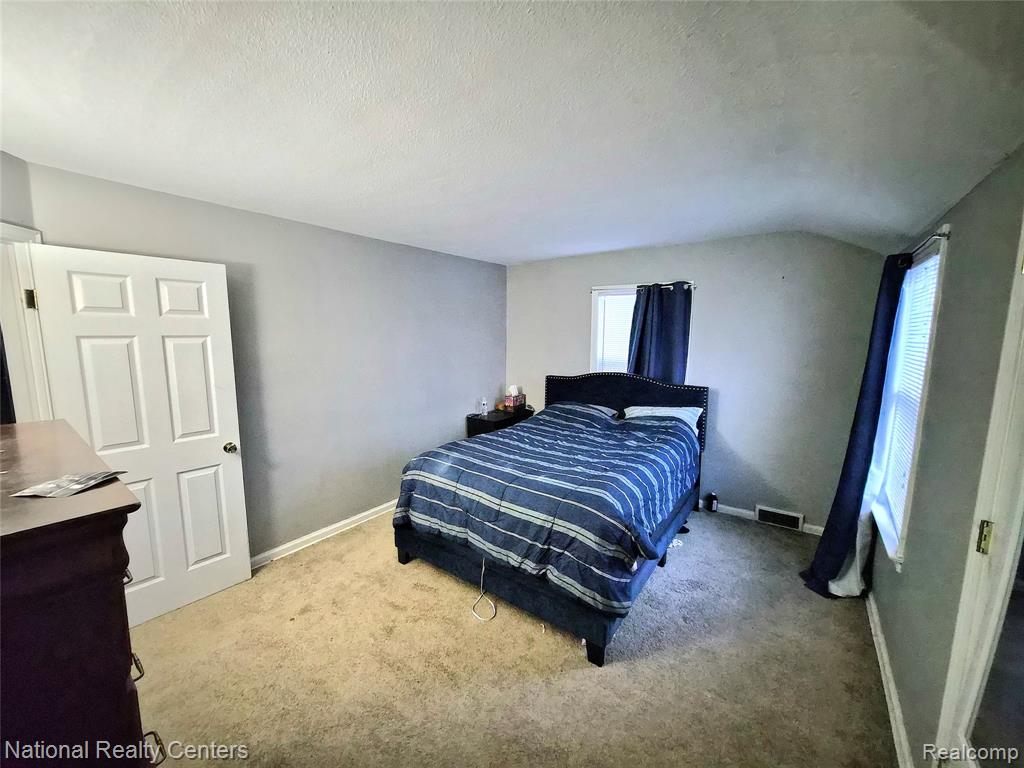 6 Utica Road, Pontiac, MI 48341 — Photo 16