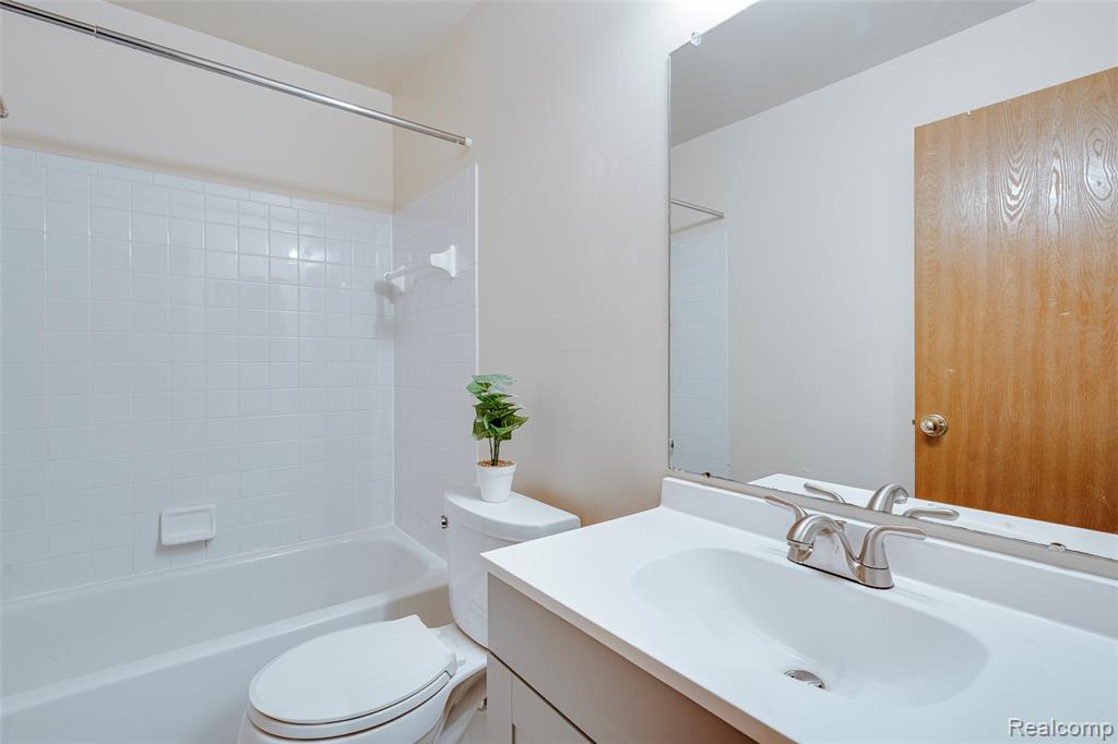 42739 Lilley Pointe Drive, Canton, MI, 48187