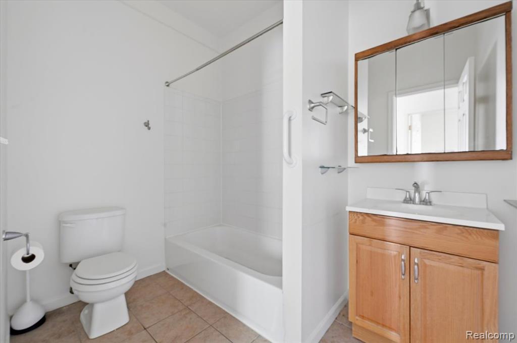 440 Robbe Avenue, Belleville, MI 48111 — Photo 19