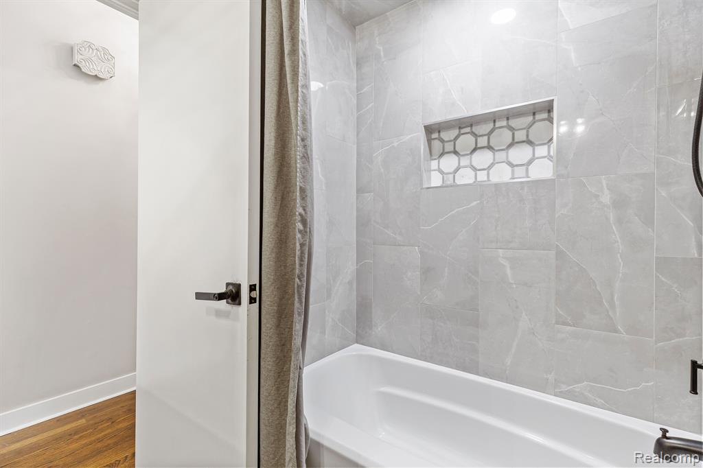 5382 CASMERE Avenue, Warren, MI 48092 — Photo 13