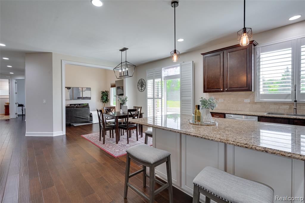 47576 VALENCIA Circle, Novi, MI — Photo 39