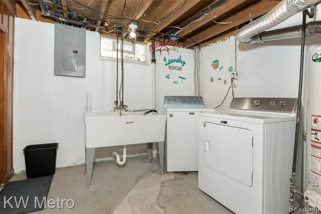936 E Katherine Avenue, Madison Heights, MI 48071 — Photo 28