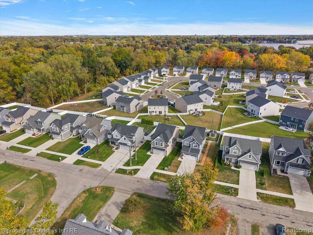 581 S Winding Drive, Waterford, MI 48328 — Photo 31