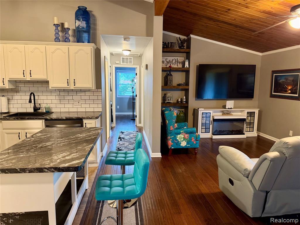 29589 Jefferson Avenue, 15, Gibraltar, MI — Photo 15