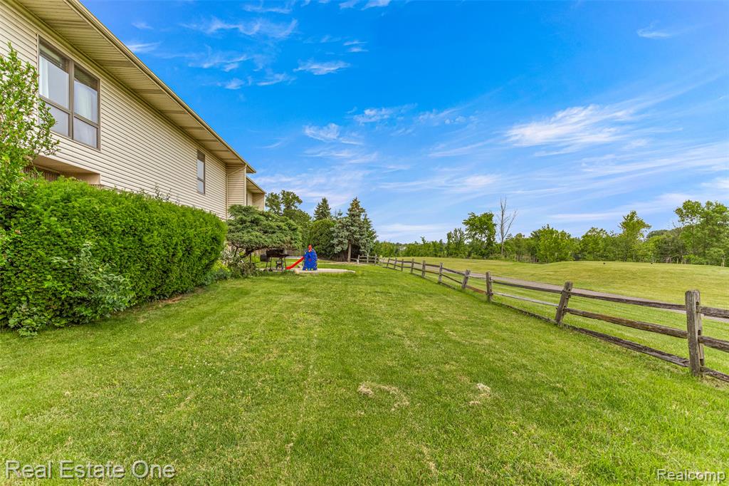 18191 Country Club Circle, Riverview, MI 48193 — Photo 53