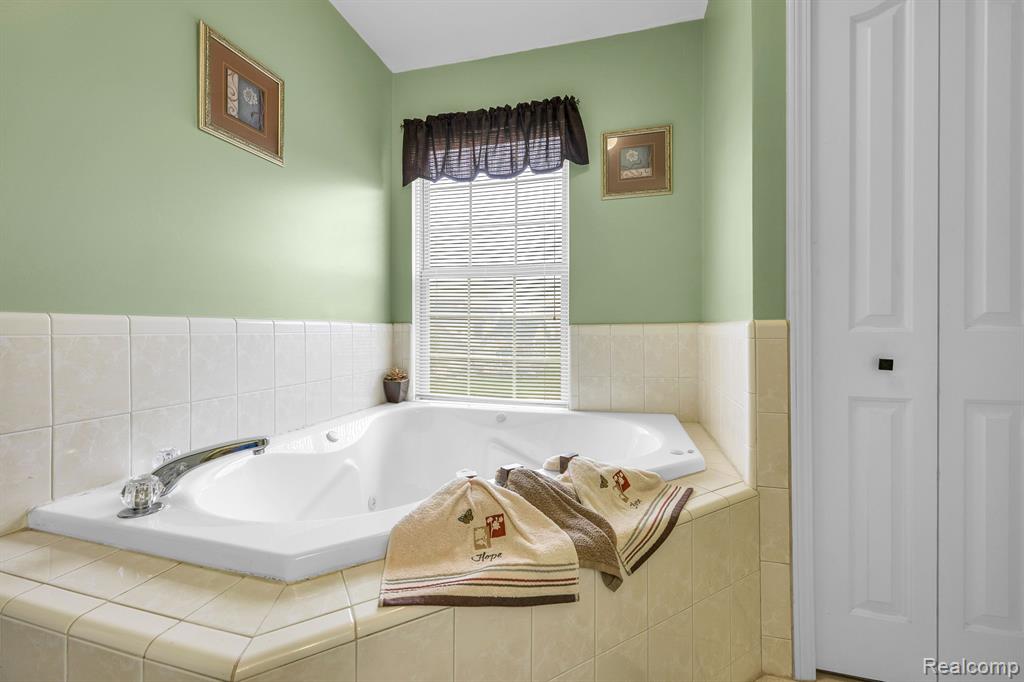 3103 RIVER MEADOW Circle, Canton, MI 48188 — Photo 18